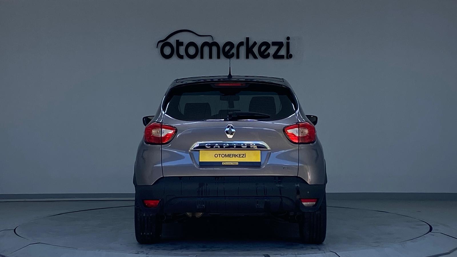 RENAULT CAPTUR 4